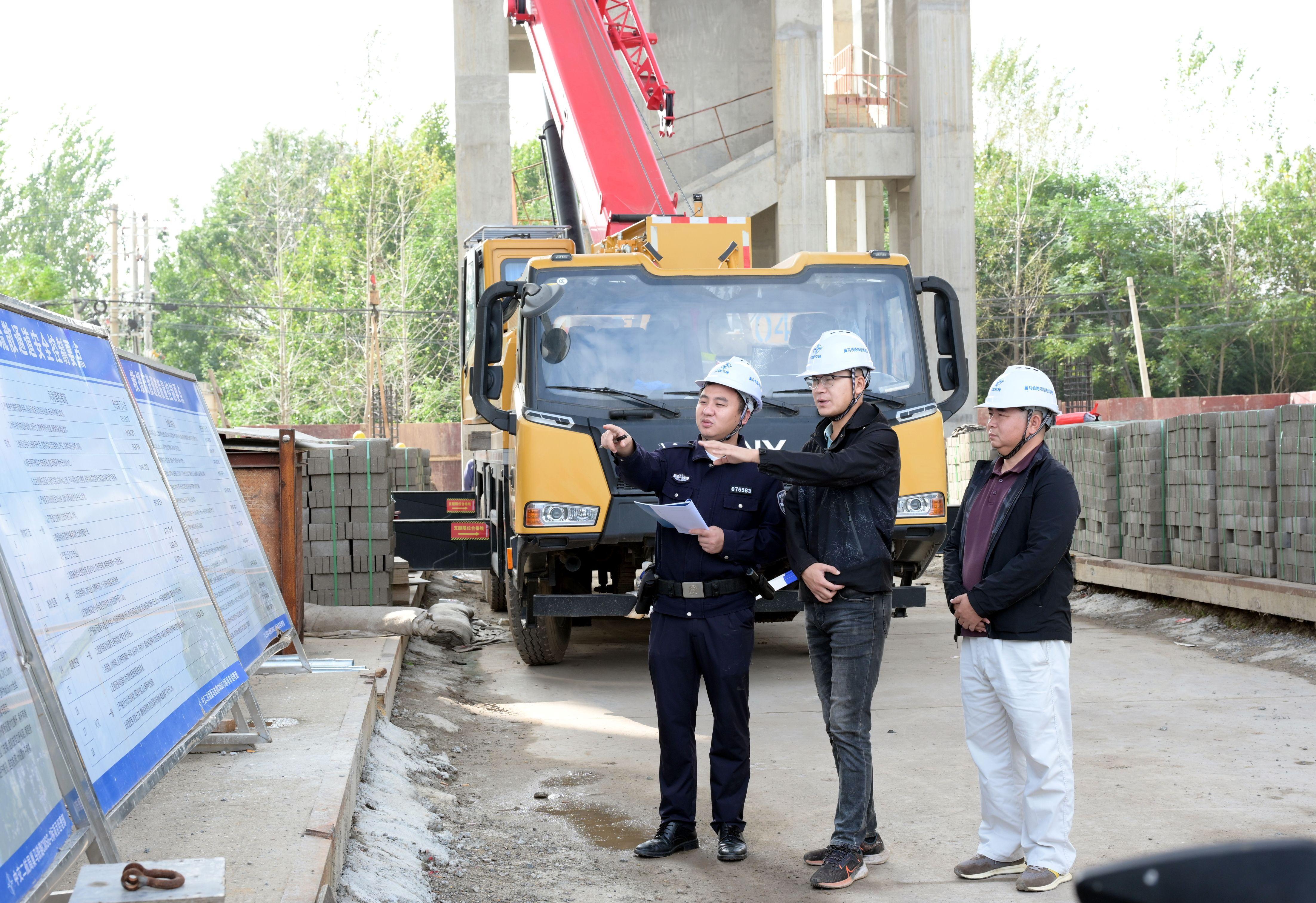 馬鞍山市政法機(jī)關(guān)開(kāi)展護(hù)航重點(diǎn)工程建設(shè)專(zhuān)項(xiàng)行動(dòng)