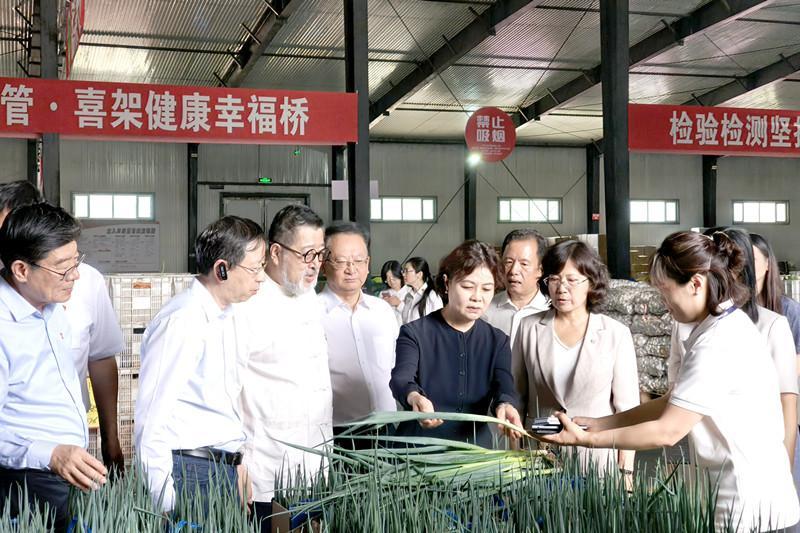 全國(guó)人大常委會(huì)食品安全法執(zhí)法檢查組在黑檢查側(cè)記